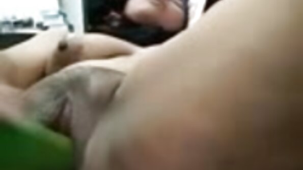 Wulpse video porno pic brunette rookt en zuigt lul
