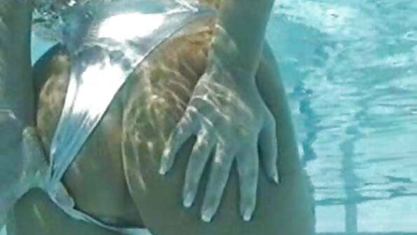 Blonde Hadley Haze in sexy lingerie verleidt een man met haar figuur sex porno hentai en heeft seks met hem in de slaapkamer, en krijgt dan sperma op tieten