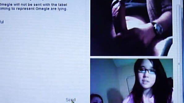 Gemaskerde kerel neukt twee jonge latina's porno madam