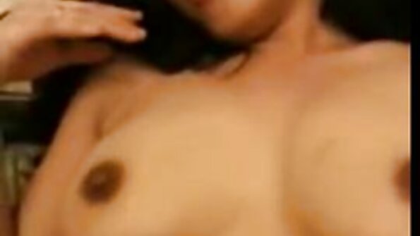 Schattige babes Lesya en porno dino tube Oxana masseren elkaars kutje